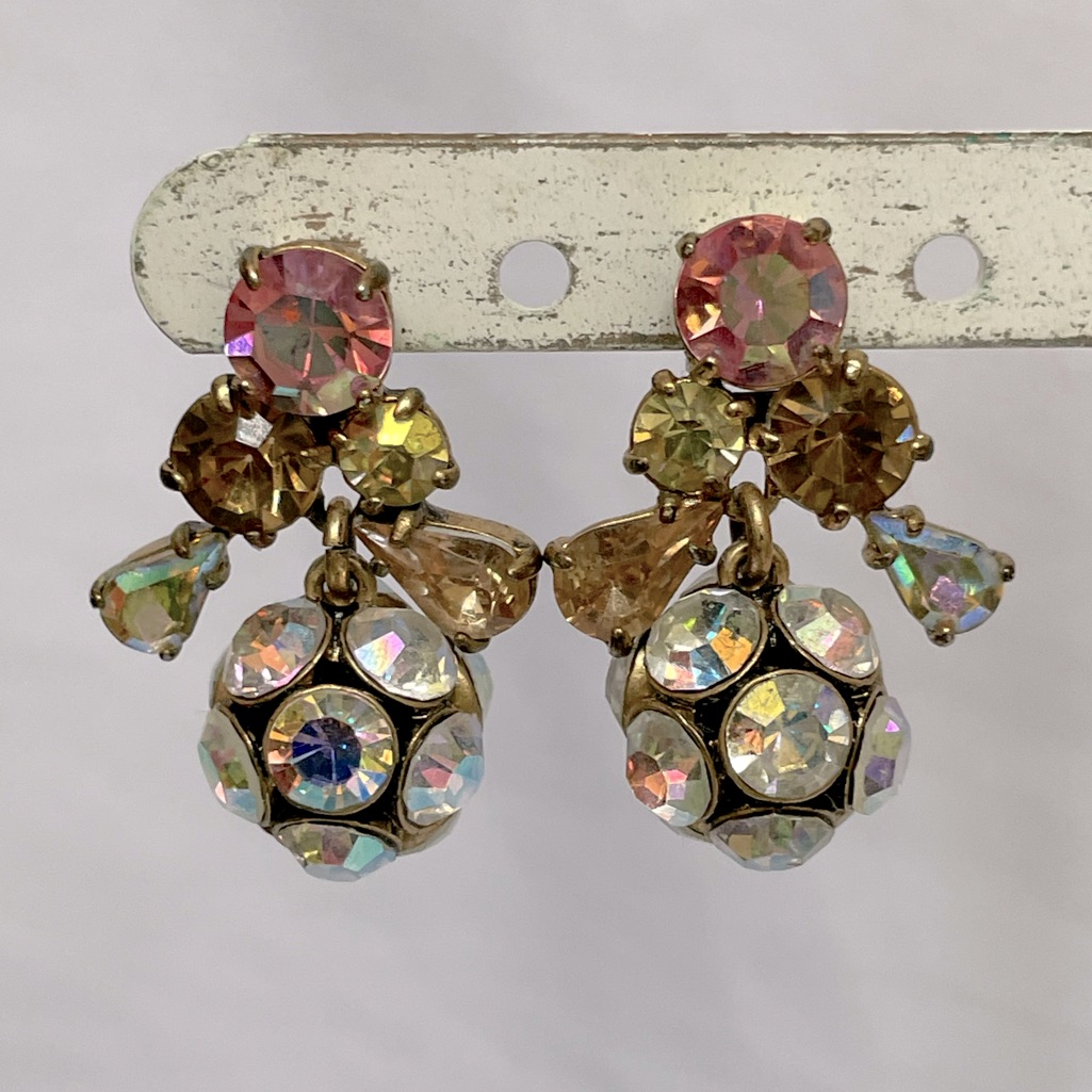 Betsy Johnson Sparkle Drop Earring 25$